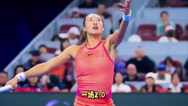 一场2-0，让郑钦文避免另类垫底，多赢2局，胜莱巴金娜=基本出线