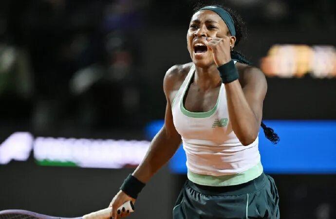 北京时间5月16日，WTA1000罗马站女单半决赛结束争夺，3号美国种...