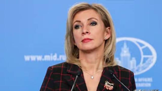 九叶草：，求下联请赐下