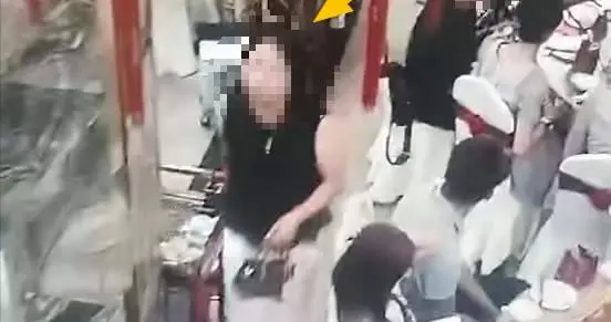 广东新娘和堂姐互撕后续：新娘私下道歉，堂姐曝完整经过，不原谅