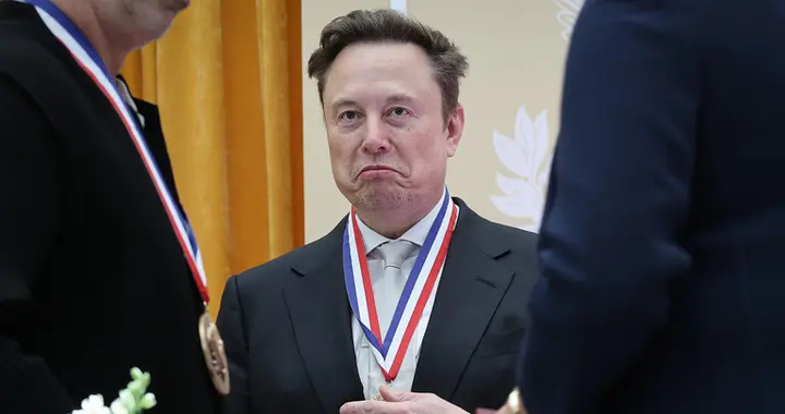 马斯克豪掷4亿美元，能挽救共和党11月选情吗？