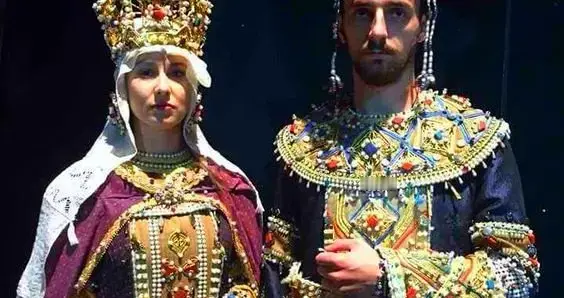 蒙古宗王迎娶拜占庭公主，却拒绝穿欧洲服饰，并且认为兽皮更实用