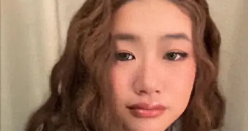 威武！俩中国女生埃及游，与当地5人互殴，完胜后获围观者竖拇指