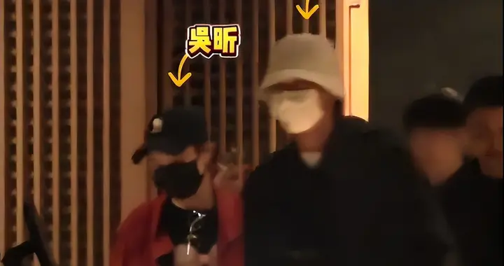 何炅比心认证吴昕恋情，七年不婚不官宣，男友竟是这位实力派演员