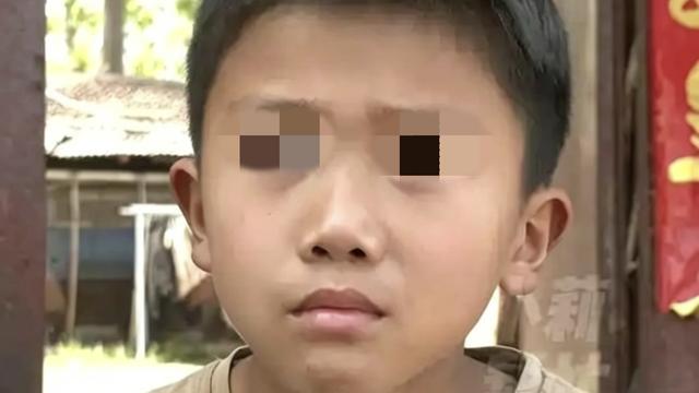 浅夏微光：怕爷爷去世，9岁男孩每天偷偷把