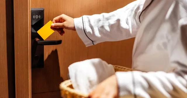 虚报差旅住宿费“薅羊毛”？南京一房企员工“聪明反被聪明误”