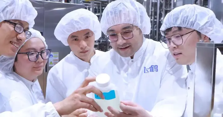 中国乳业变天：飞鹤造桥，行业过河