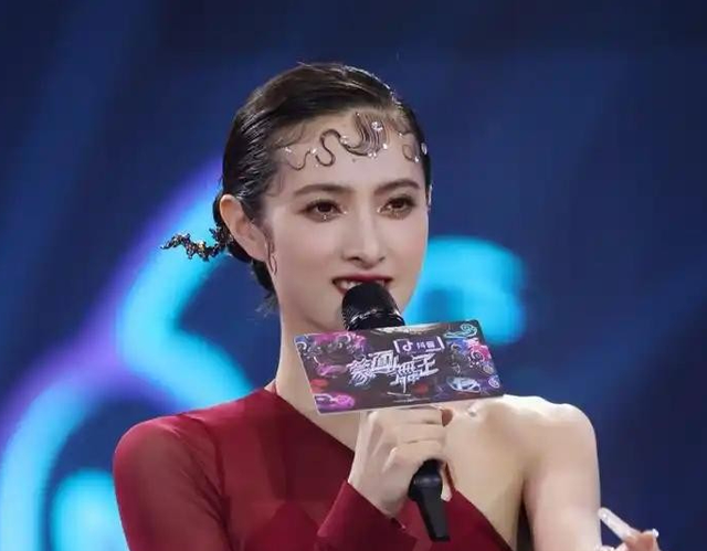 她错过靳东，转身嫁给父亲看中的女婿，如今45岁被婆家宠成公主！