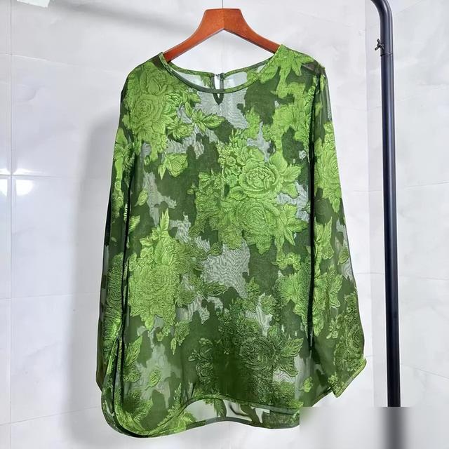 胖女生穿印花衫显洋气？这5组搭配亲测有效！