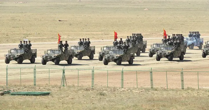 中国军队实战化训练转型，从靶场直接到战场生死时速