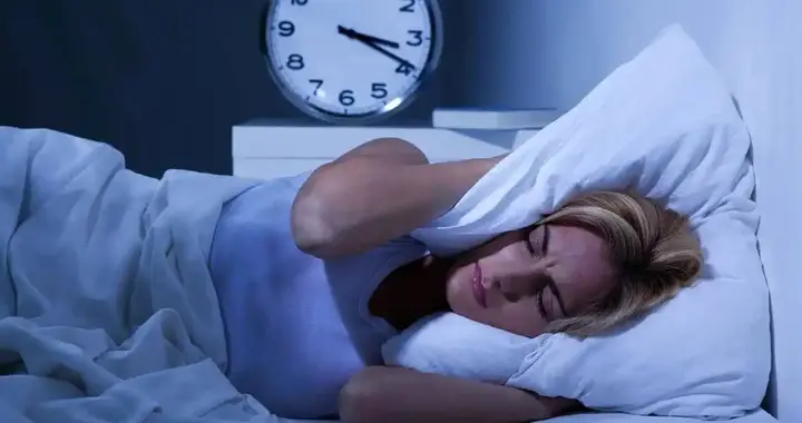 熬夜到什么程度会猝死？医生说4条“斩杀线”，睡不够6小时要小心