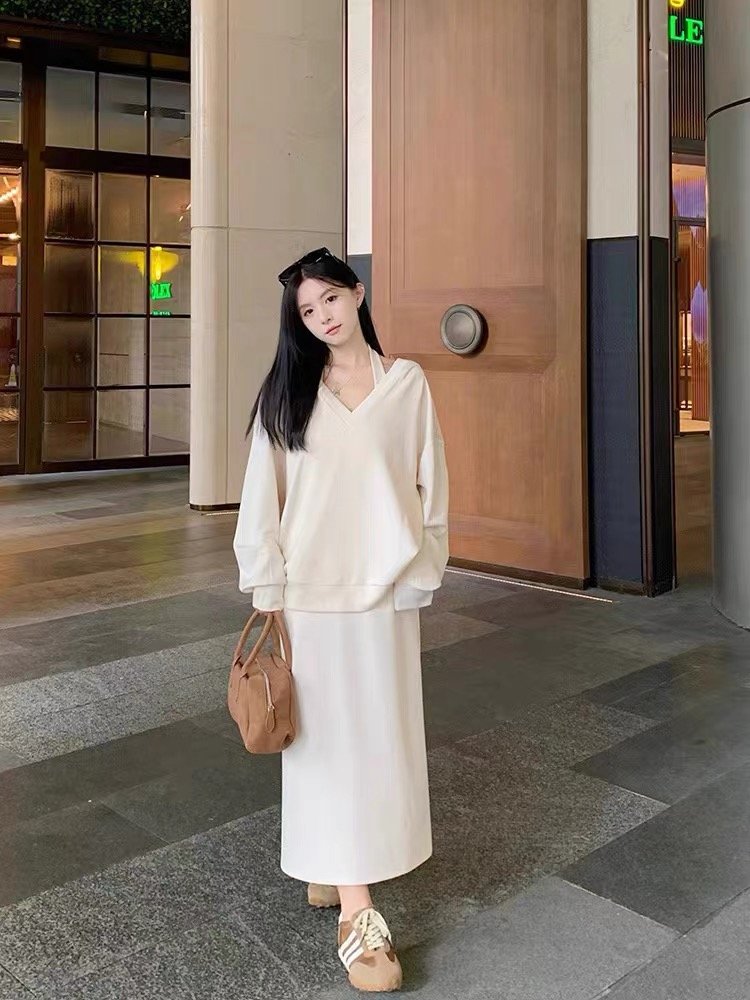 卫衣挂脖吊带连衣裙早初秋穿搭一整套装