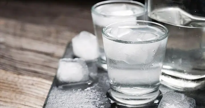 凌晨心梗猝死的人增多？医生提醒：夜间口渴，也不要喝4种水