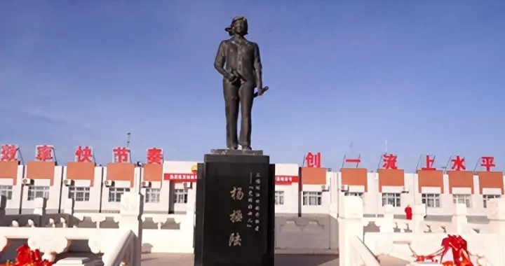杨虎城之女大漠失踪，双手插雪怀揣图纸被发现
