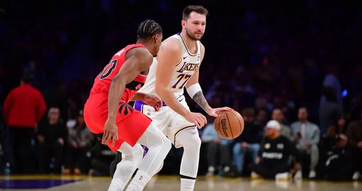 110-93！湖人大胜止连败，詹姆斯MVP，艾顿吃撑了，东契奇复出