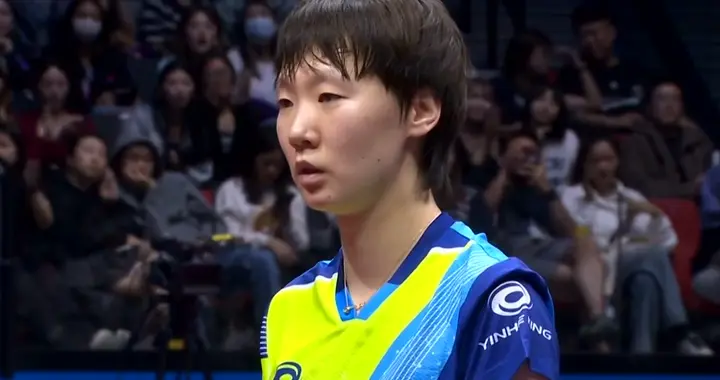 王曼昱4-2颖莎蝉联金牌！邓亚萍点评，指出4个赢球的原因