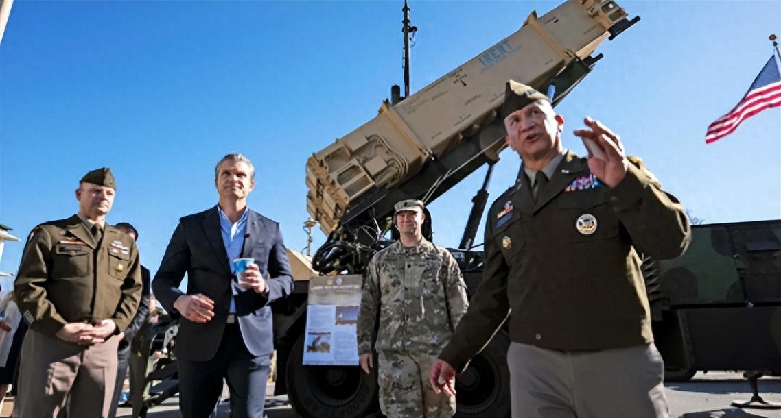 美军首款高超亮相，吹成反华利器，致命硬伤藏不住