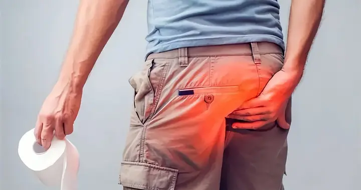 肠道里长了息肉，上厕所时会有3个症状，别等到中晚期了才发现