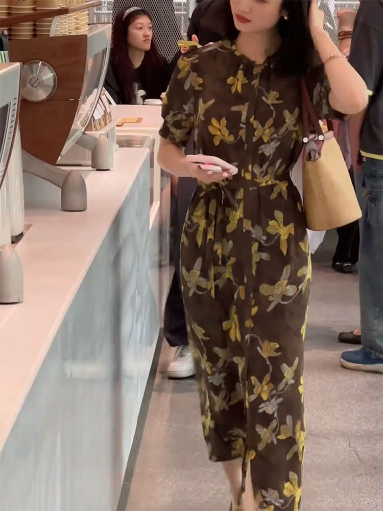独特漂亮绝美气质高级感连衣裙女2025年夏季新款今年流行爆款裙子