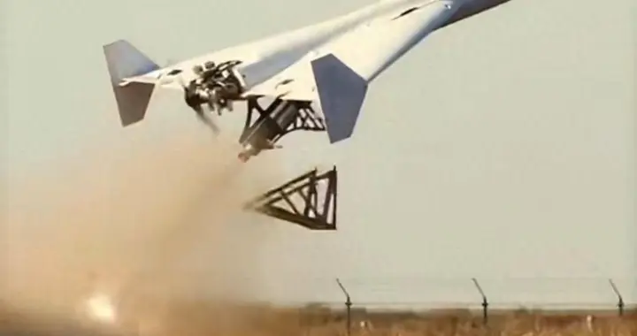 军费狂砸9万亿！日本千架自杀机已瞄准沿海？解放军：敢动就痛击