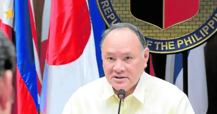 特奥多罗没辙了，搬出阿基诺三世法令，要对亲华官员来一波大清洗
