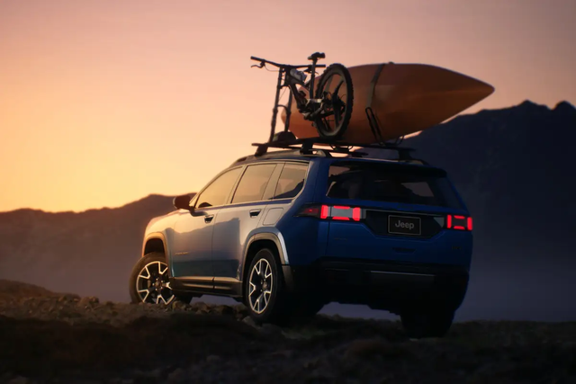 Jeep明牌预热！2026款切诺基设计细节全曝光