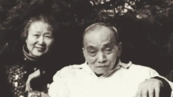 炎左aa：1949年4月，被关押的国民党