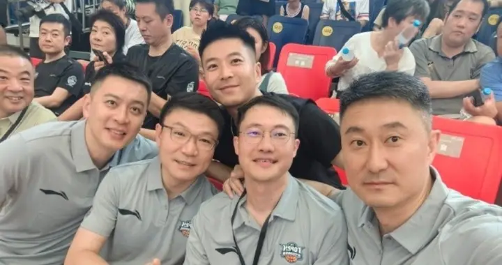 杨鸣杜锋被安排同台解说，转播方会来活，纷争开始了！