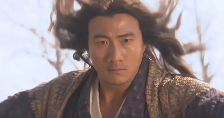 乔峰硬接枯瘦老者一掌竟口吐鲜血，原来老者身份不一般