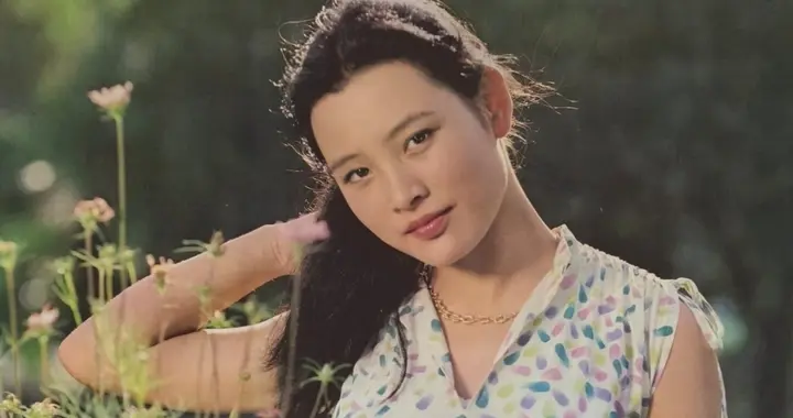 1985年潘虹、刘晓庆、张瑜、陈冲、龚雪当红女星齐聚《恭贺新禧》