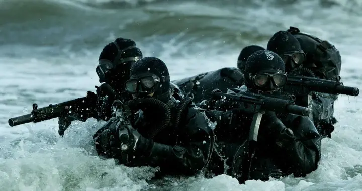 美国对委内瑞拉的“不战而胜”与“挟天子令诸侯”