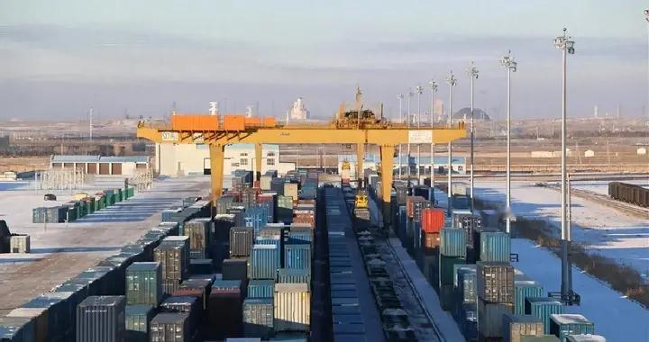 美国今天才看懂：中国这哪是买石油，分明是在重塑货币体系