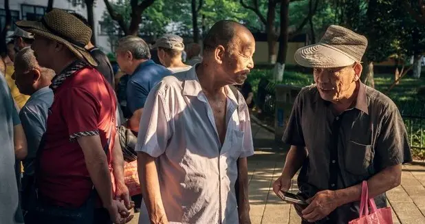 50‑60岁刚退休，不管退休金有多少，这8件事千万别碰
