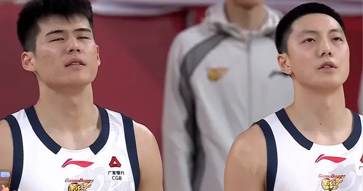 CBA：胡明轩复出5中1，萨林杰9+15+10七连胜，徐杰单项分最高