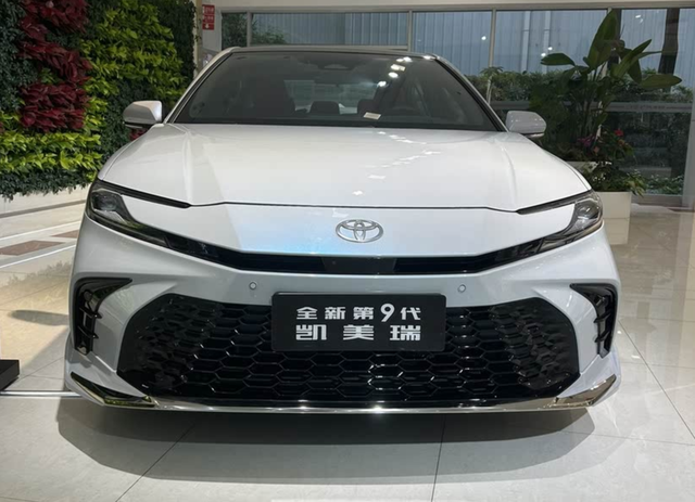 丰田确实将“价格战”打到底！凯美瑞跌至12.18万起，月销16582台