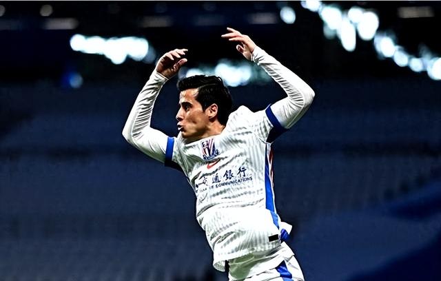 于汉超救主！陈晋一绝杀！申花3-2浙江，造队史纪录登顶积分榜