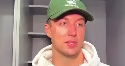 肯纳德：我们队里还有勒布朗-詹姆斯，他能领导我们