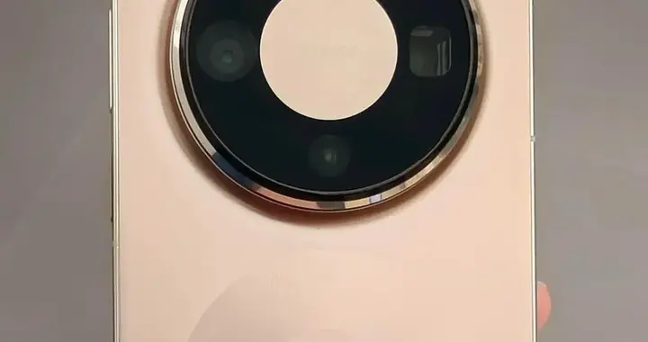 七八千买一部华为手机，是“智商税”还是“真值得”？网友吵翻了