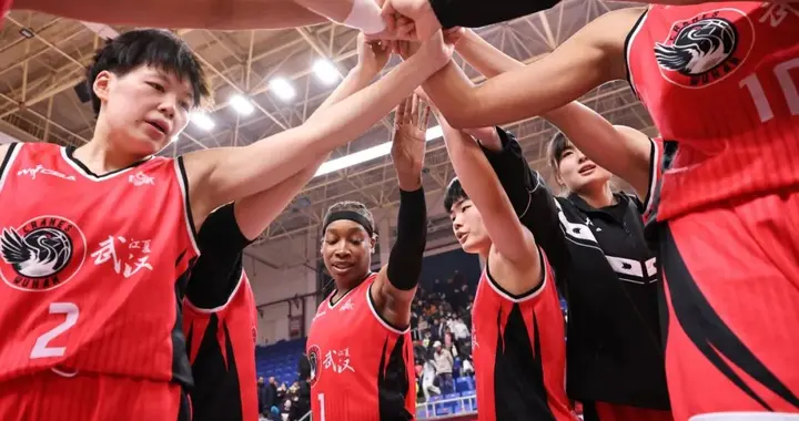 WCBA战况| 奥利维耶“定海神针”显威 武汉盛帆主场两连胜升至第六