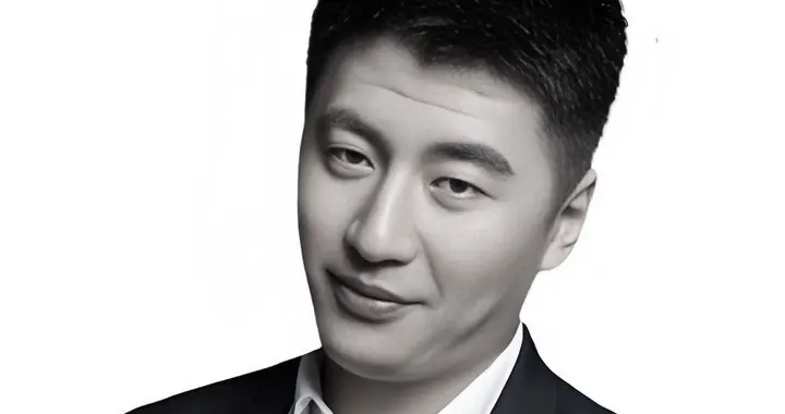 张雪峰英年早逝，网络大V纷纷发声，运动观、人生观成热议话题