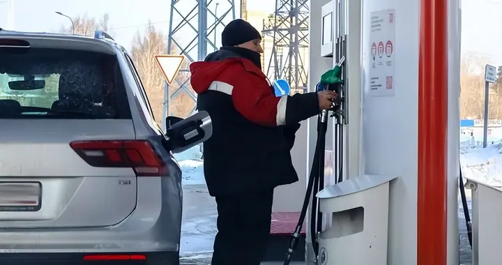 俄罗斯不卖油了！普京禁令一下，遭殃的不是欧洲，而是两个邻国？