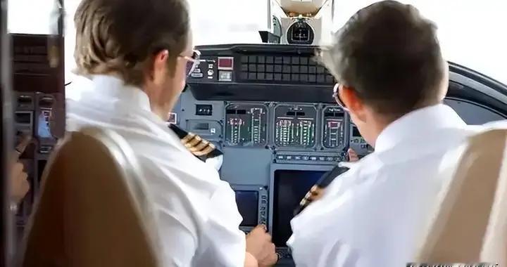 高空惊魂！一顿130英镑的早餐差点让波音777变“幽灵航班”？