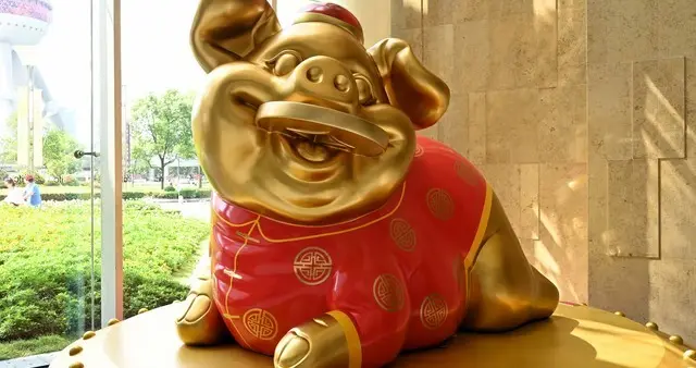 属猪的人，你此生最大福报，从来不是财富，而是你的孩子