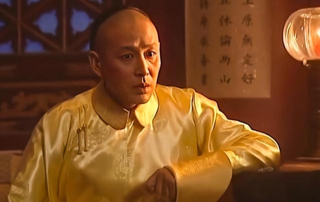 乾隆在路边吃瓜连声夸赞瓜甜，走出百米后突然下令：处死瓜农