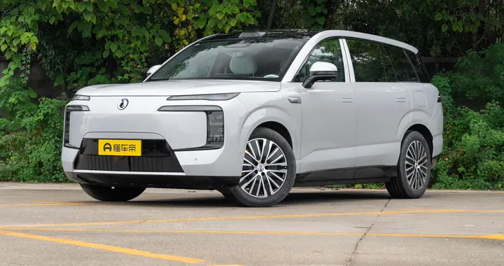 腾势N8L DM 2025款尊荣型：新手小白冬季出行的“救星”