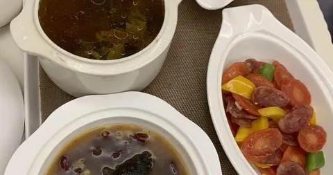 科学坐月子翻车？二胎宝妈吹风头疼引争议