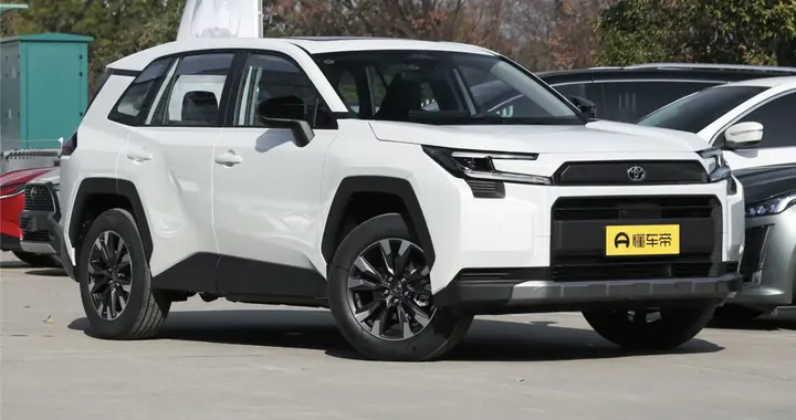 油耗4.59L+55L油箱+92号汽油，RAV4荣放双擎来了