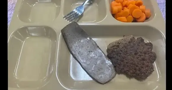 美军后勤一塌糊涂，中东一仗打掉老底，航母上吃的甚至还不如韩军