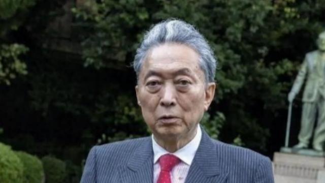 青一说：日本前首相曾提醒高市，当年中国免