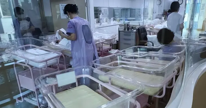 韩国醒悟了！不再求＂丁克族＂生孩子，砸280万亿效果立竿见影？